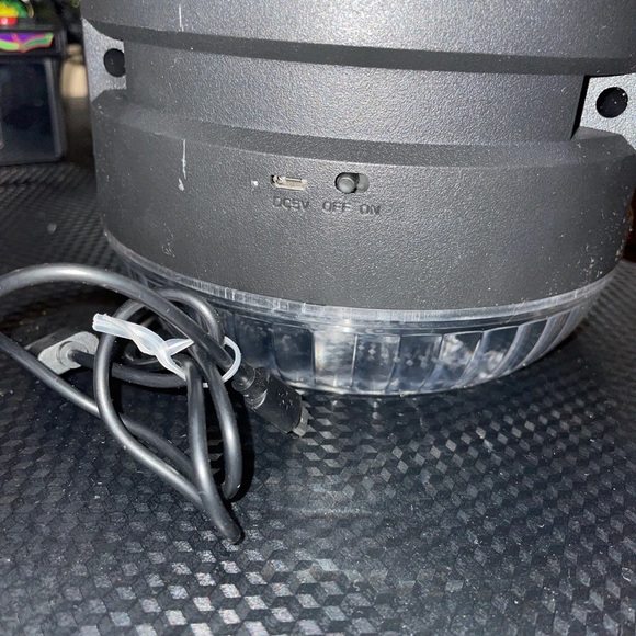 open box but speaker is fresh and never used had to open to prove not fake/scam - Picture 8 of 9